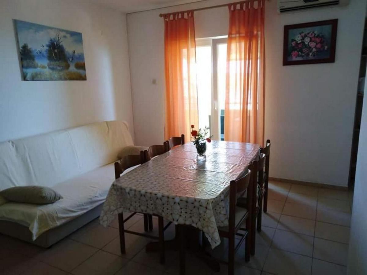 Apartments Miocic Ražanac Εξωτερικό φωτογραφία