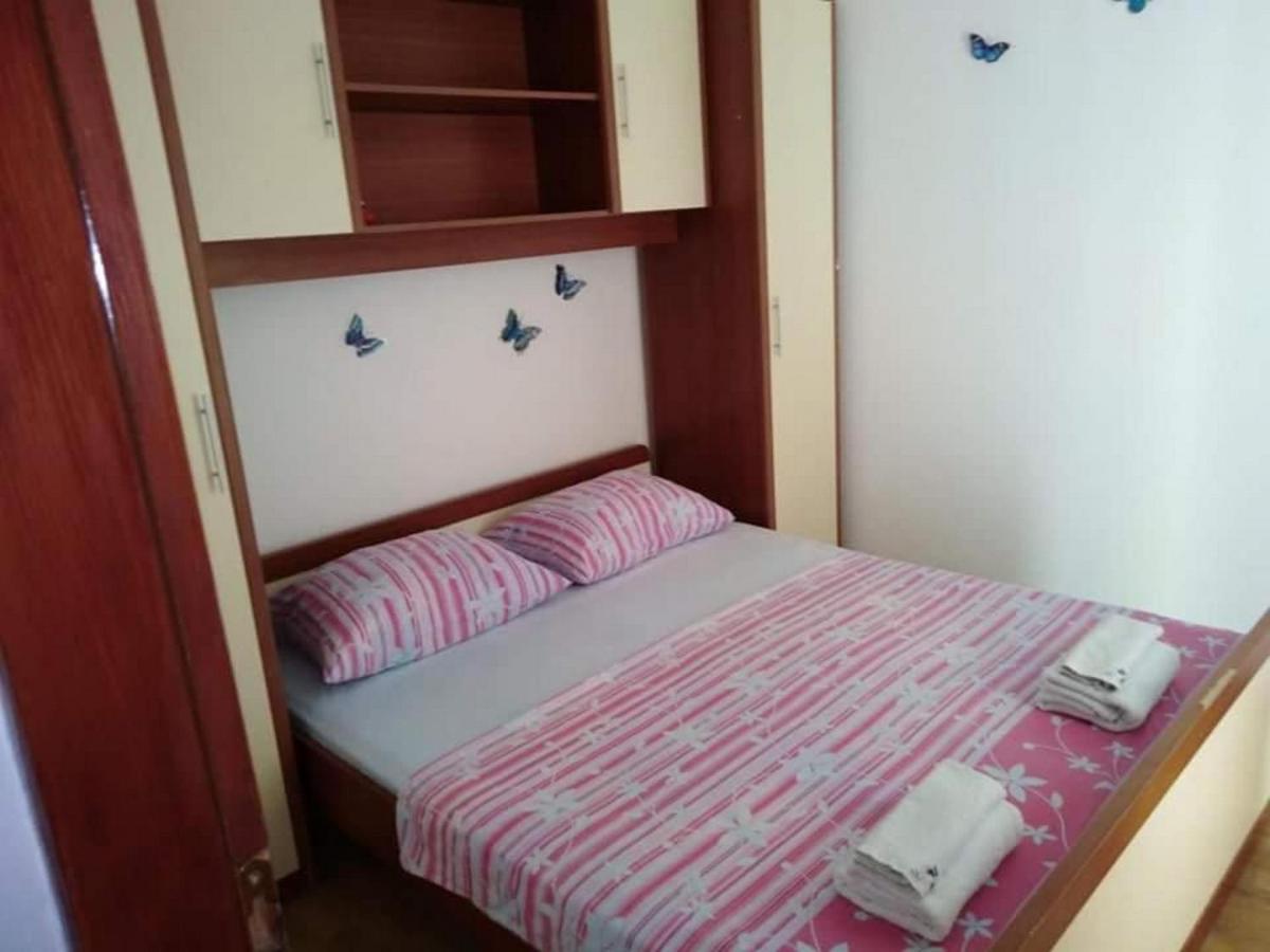 Apartments Miocic Ražanac Εξωτερικό φωτογραφία