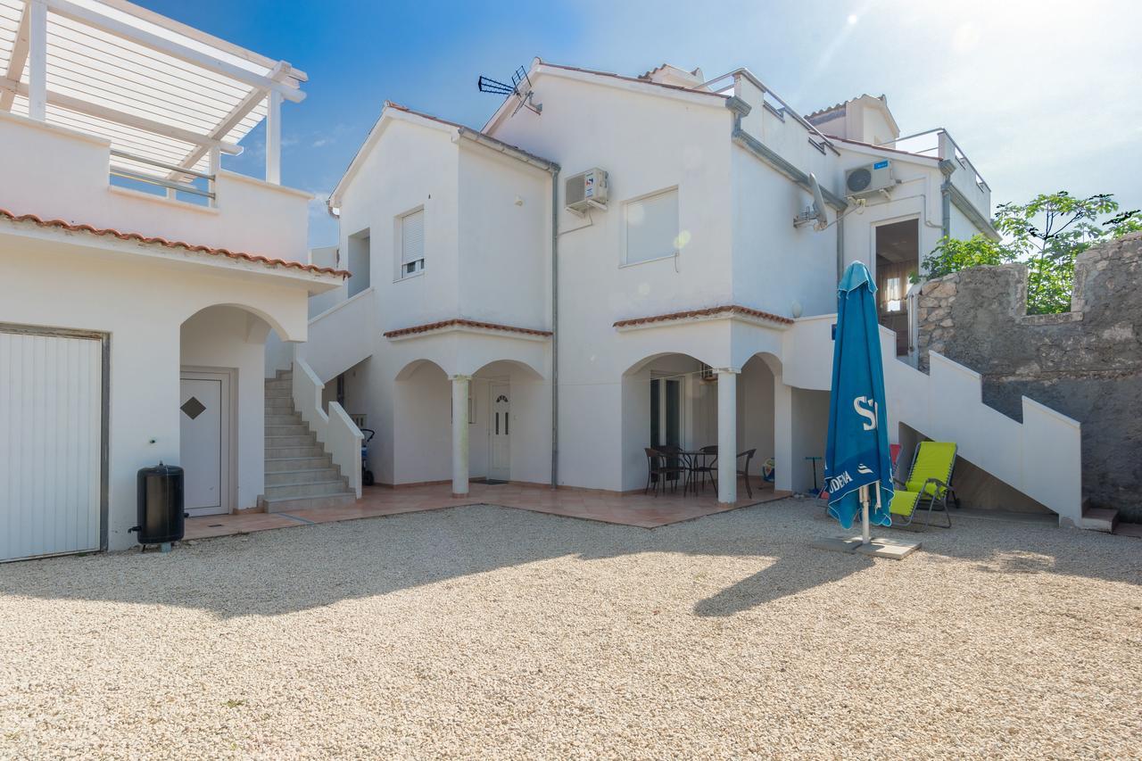 Apartments Miocic Ražanac Εξωτερικό φωτογραφία