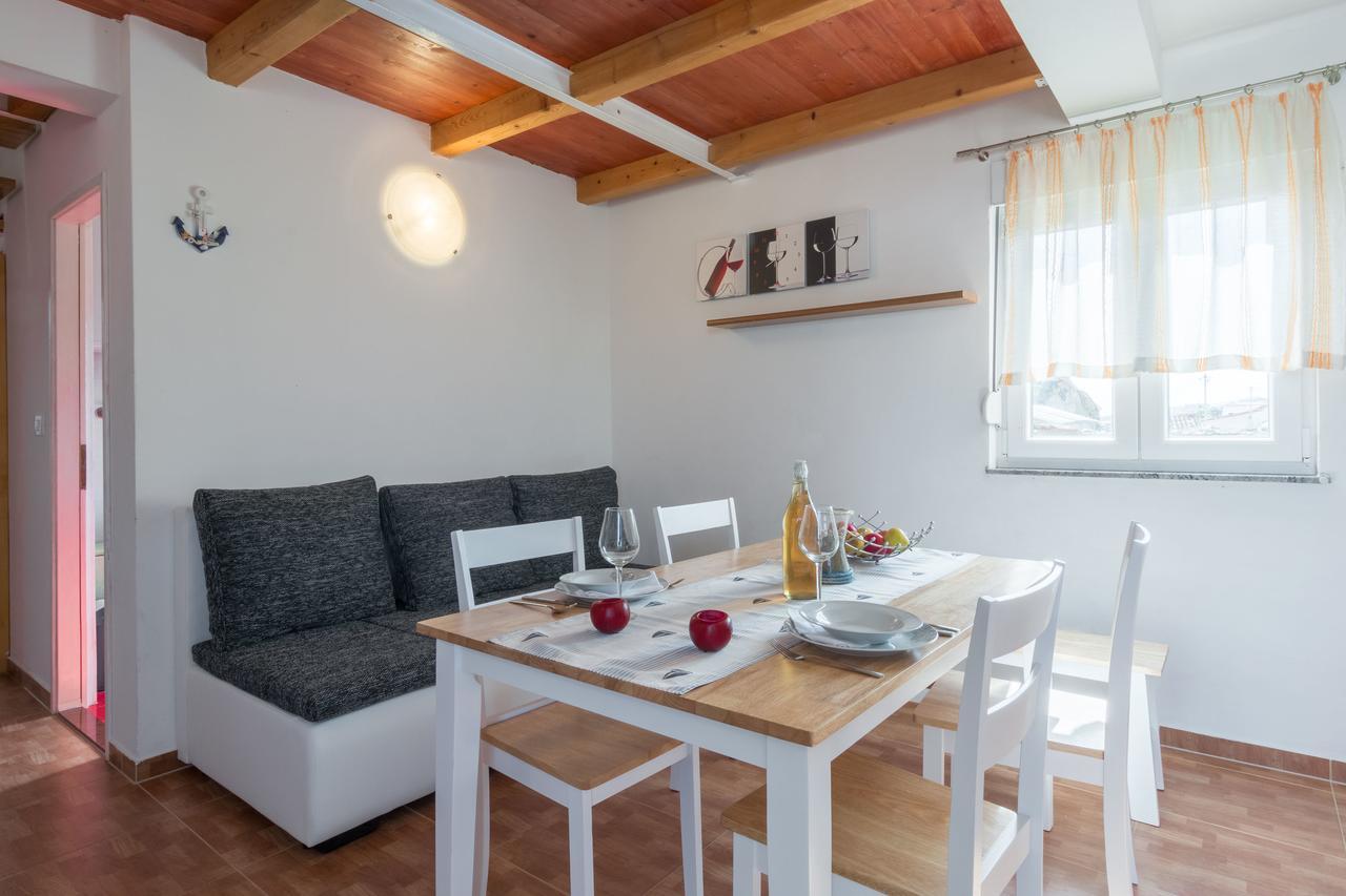 Apartments Miocic Ražanac Εξωτερικό φωτογραφία